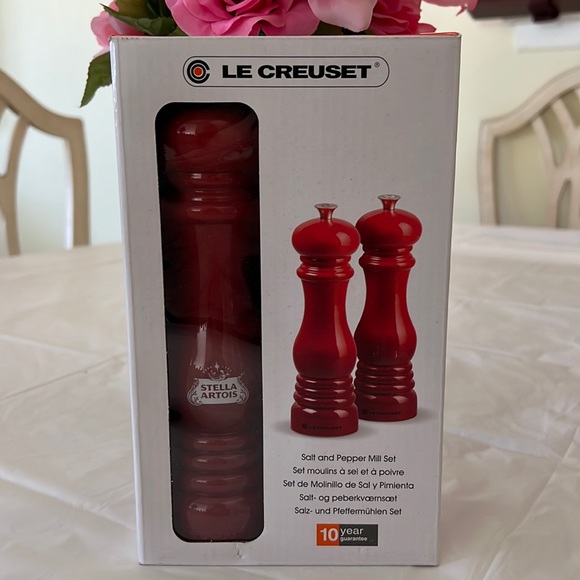 Le Creuset Kitchen Le Creuset New In Box Salt Pepper Mill Set